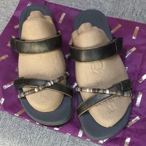 Aetrex sandal